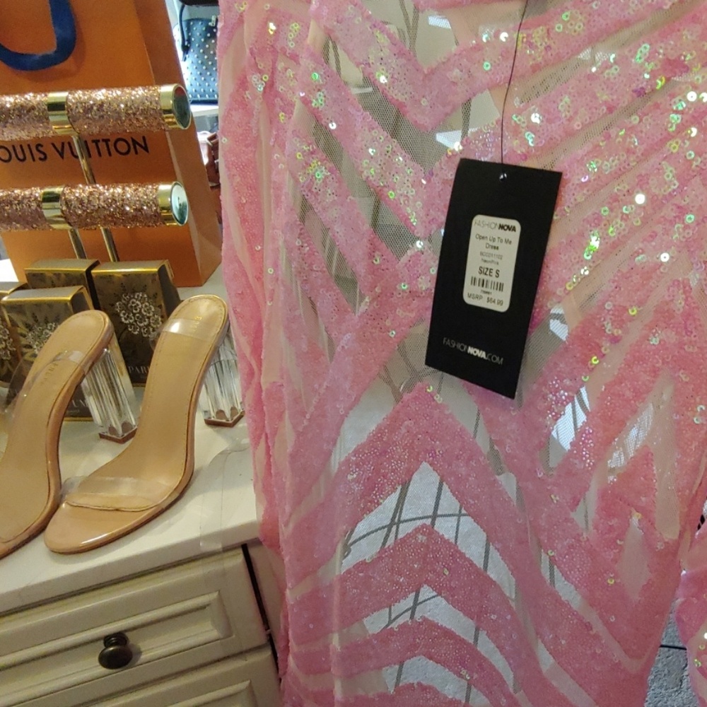Dress - Picture 3 of 7